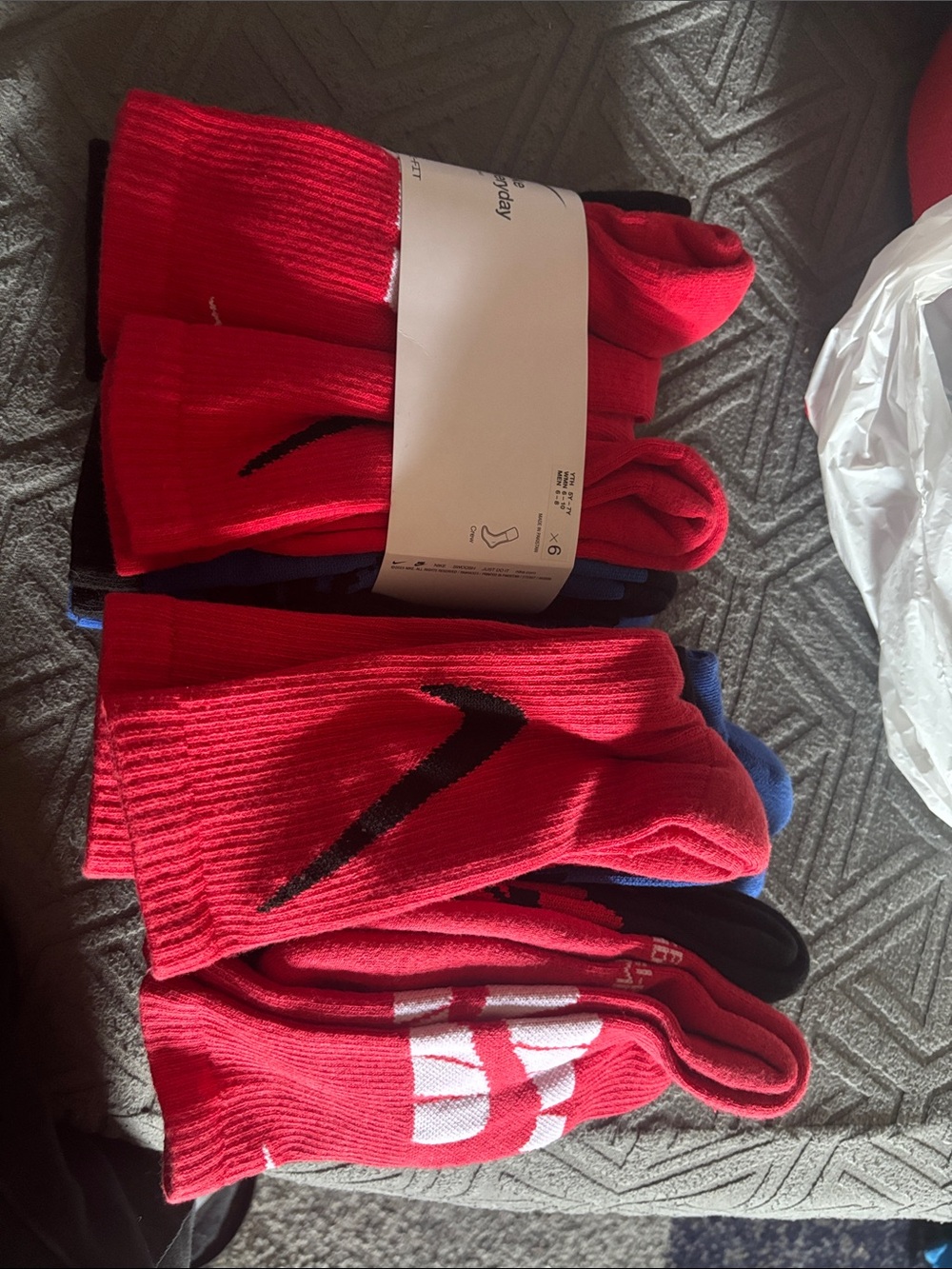 Nike Everyday Cushioned Crew Socks - Red, Black, Blue 2 6 packs
